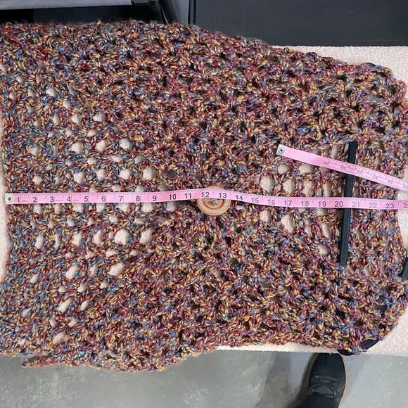 5/$25 Handmade Multicolour Yarn Open Knit Cape Style Poncho - Picture 6 of 11